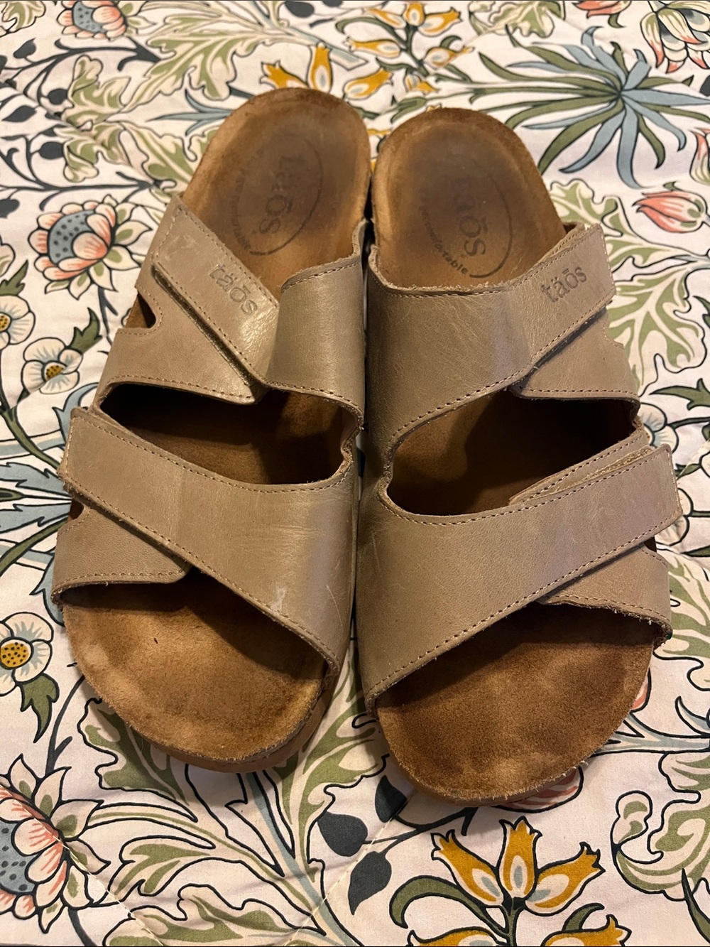 Taos Footwear Women's Taupe Leather Slide Sandals - Picture 1 of 5